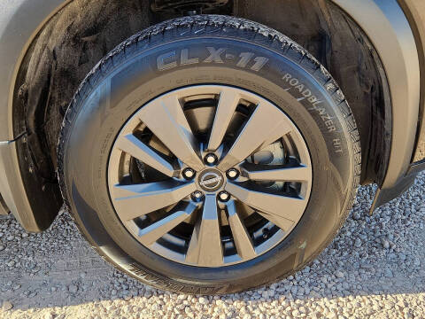 2022 Nissan Pathfinder SV