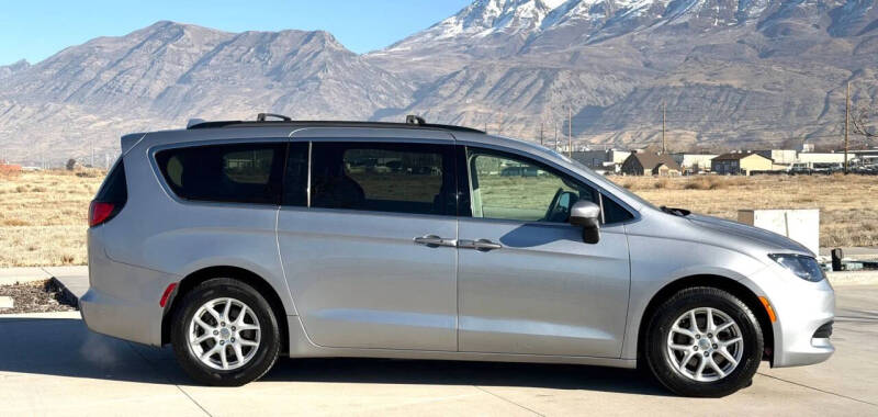 2020 Chrysler Voyager LXi