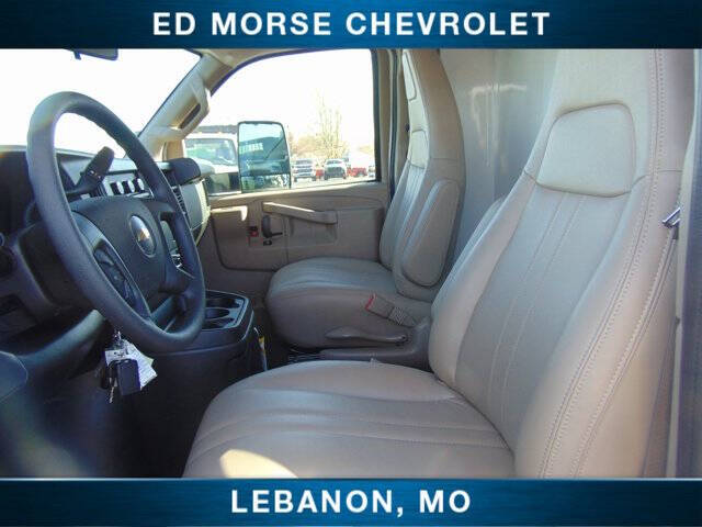 2025 Chevrolet Express 3500