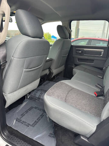 2015 RAM 1500 SLT