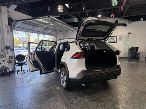 2023 Toyota RAV4 Hybrid XLE