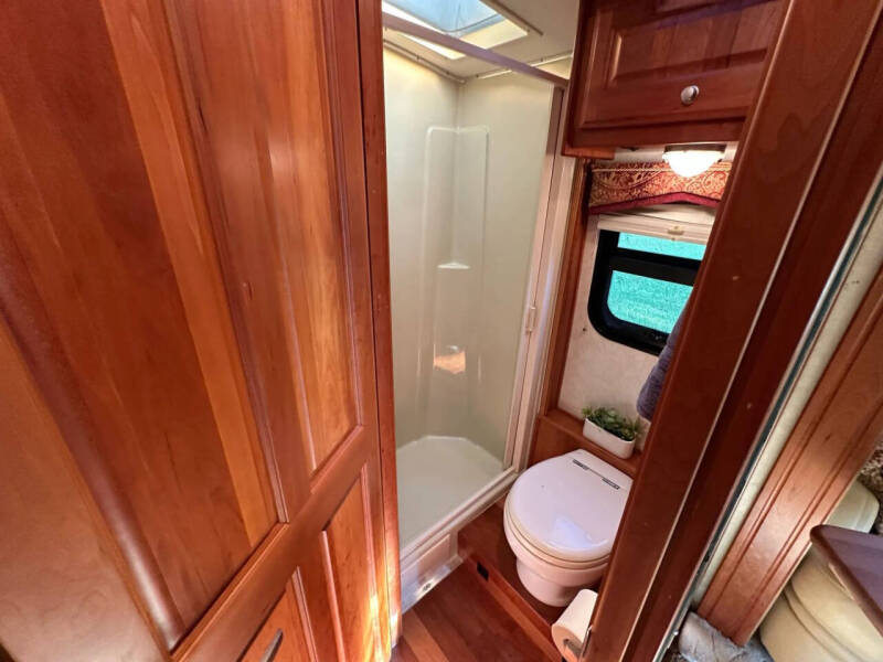 2006 Ford E-Series E-450 SD