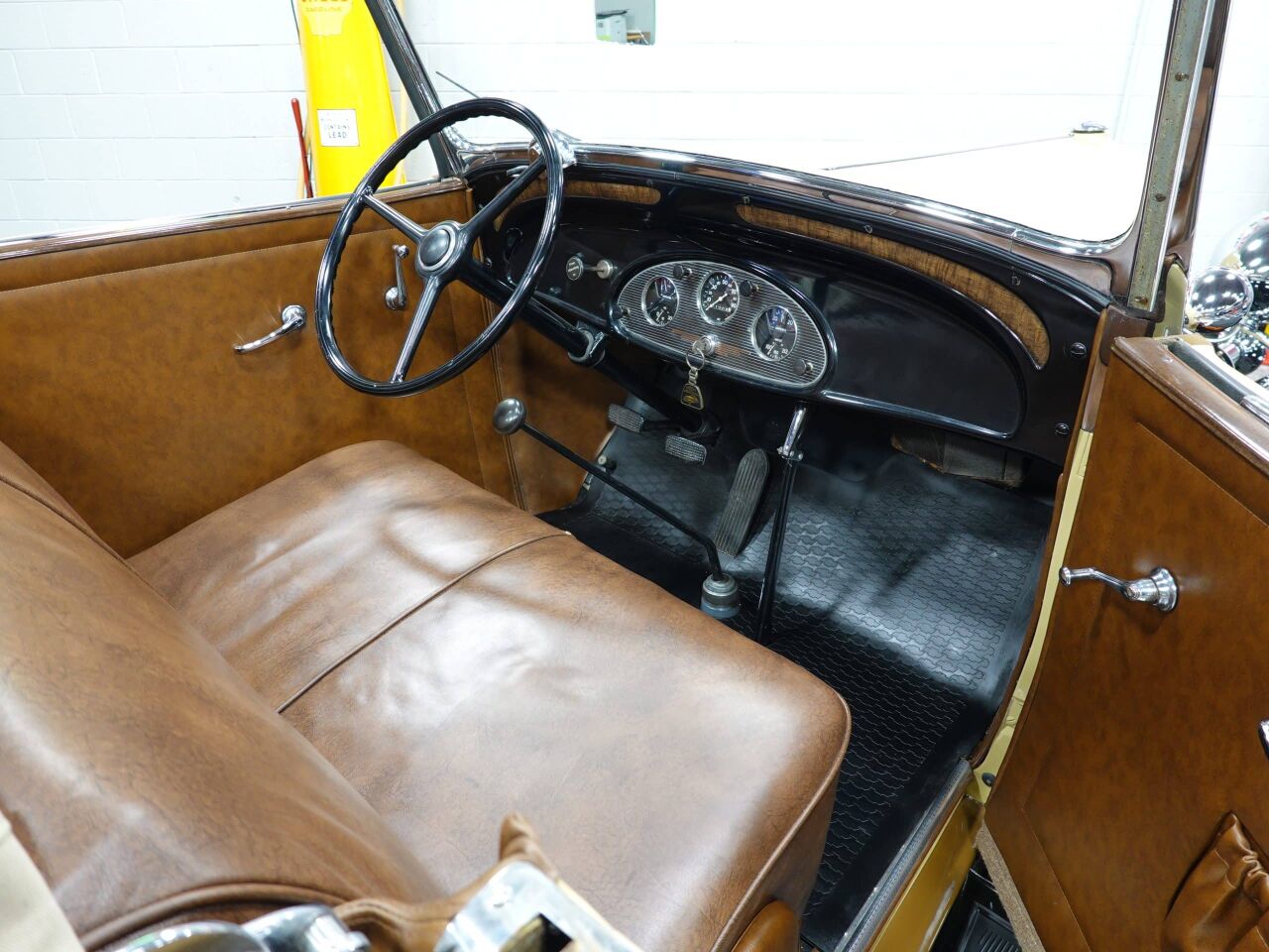 1933 Chevrolet Master Deluxe 28