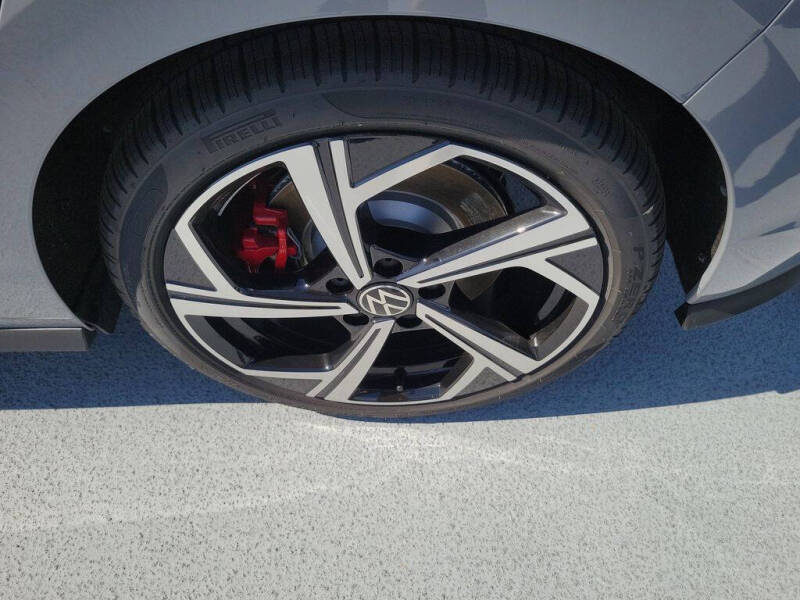 2026 Volkswagen Golf GTI SE
