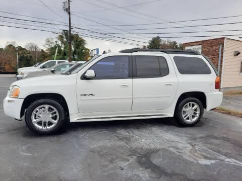2006 GMC Envoy XL for sale at G AND J MOTORS in Elkin NC