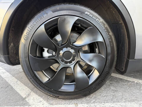 2024 Tesla Model Y Long Range