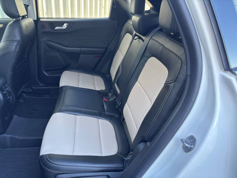 2022 Ford Escape Titanium