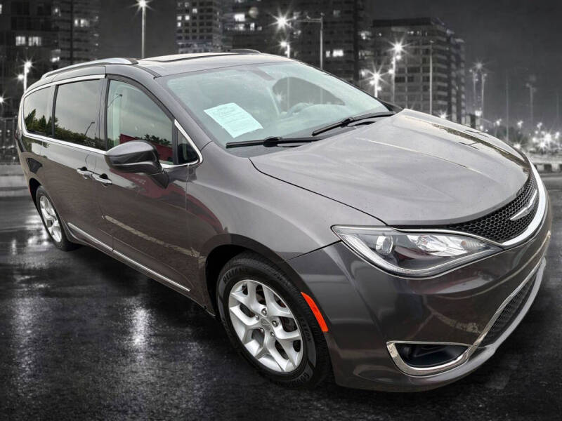2018 Chrysler Pacifica Touring L Plus
