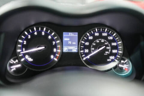 2015 Infiniti Q70 3.7