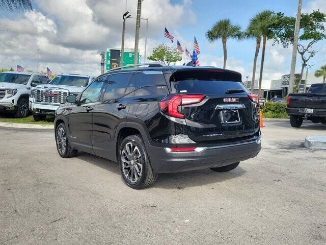 2024 GMC Terrain SLT