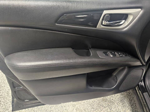 2020 Nissan Pathfinder S