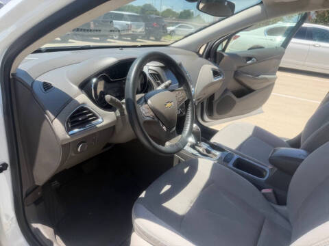 2017 Chevrolet Cruze LT Auto