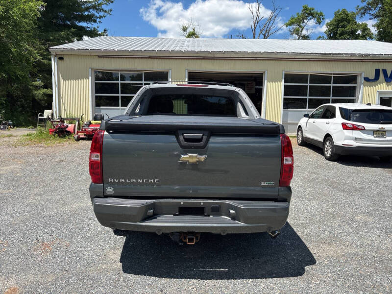 2011 Chevrolet Avalanche LT