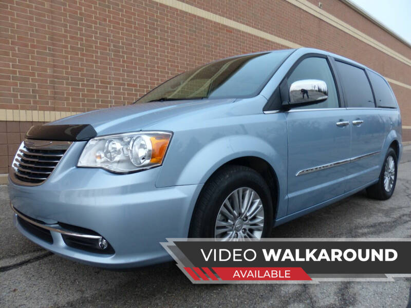 2016 Chrysler Town and Country Touring-L Anniversary Edition