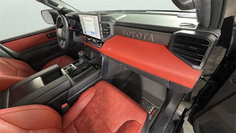 2025 Toyota Sequoia SR5