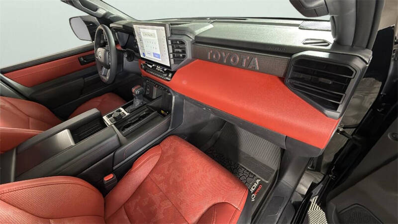 2025 Toyota Sequoia SR5