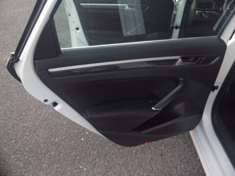 2016 Volkswagen Passat 1.8T SE