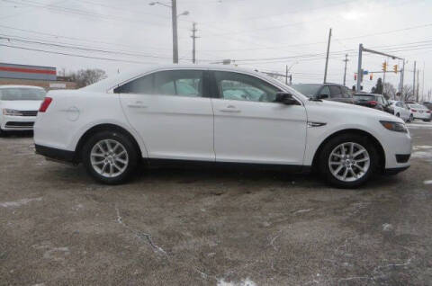 2013 Ford Taurus SE
