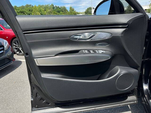 2024 Genesis GV70 2.5T Standard