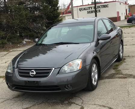 2004 Nissan Altima for sale at Square Business Automotive in Milwaukee WI