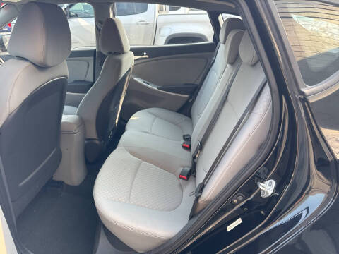 2012 Hyundai Accent SE