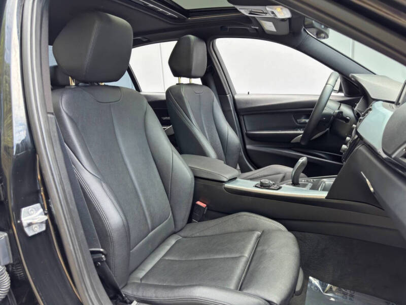 2017 BMW 3 Series 320i xDrive