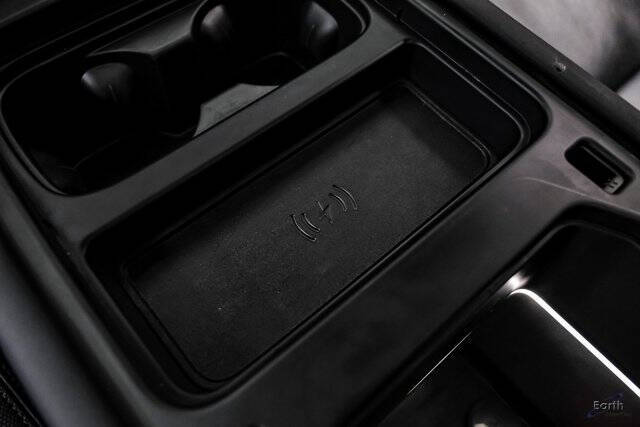 2024 Land Rover Defender 130 P400 X-Dynamic SE