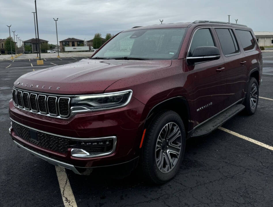 2024 Jeep Wagoneer L's photo