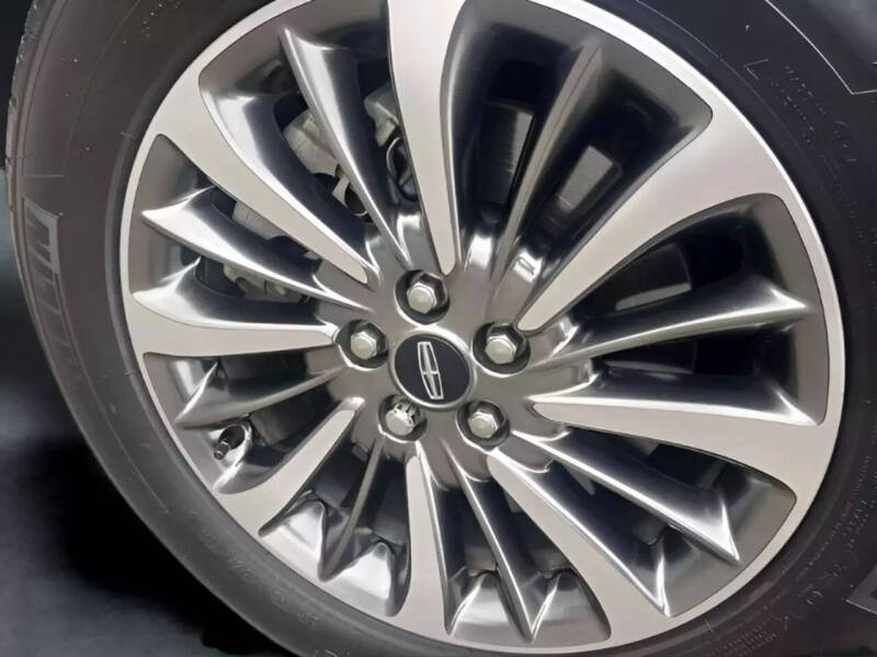 2019 Lincoln Nautilus Select