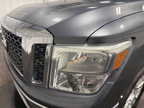 2017 Nissan Titan SV