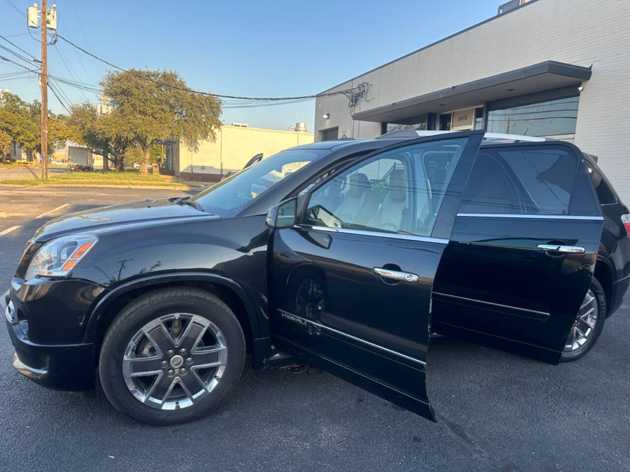 2012 GMC Acadia for sale at Sarenco Auto Inc in Dallas, TX