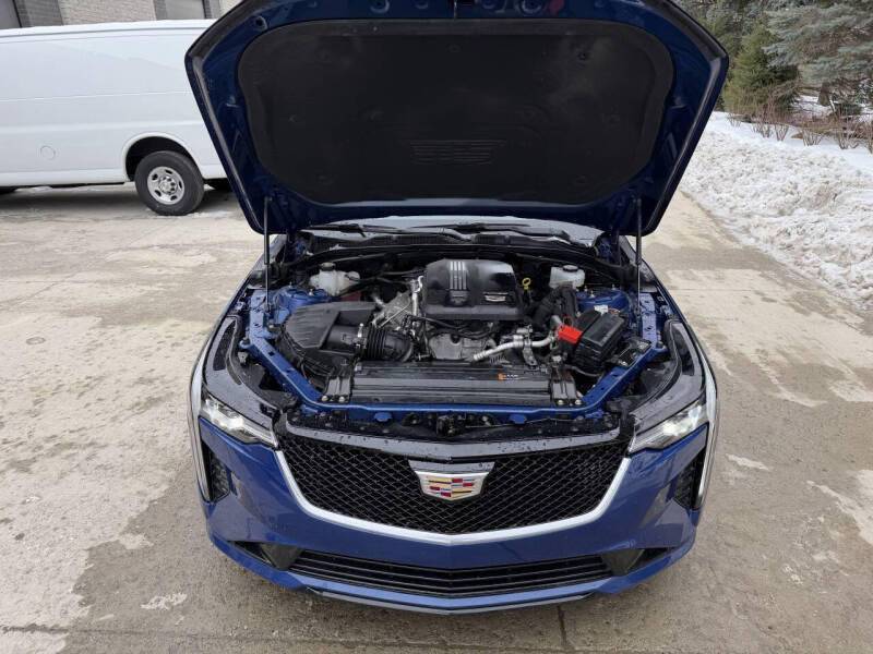 2023 Cadillac CT4 Luxury