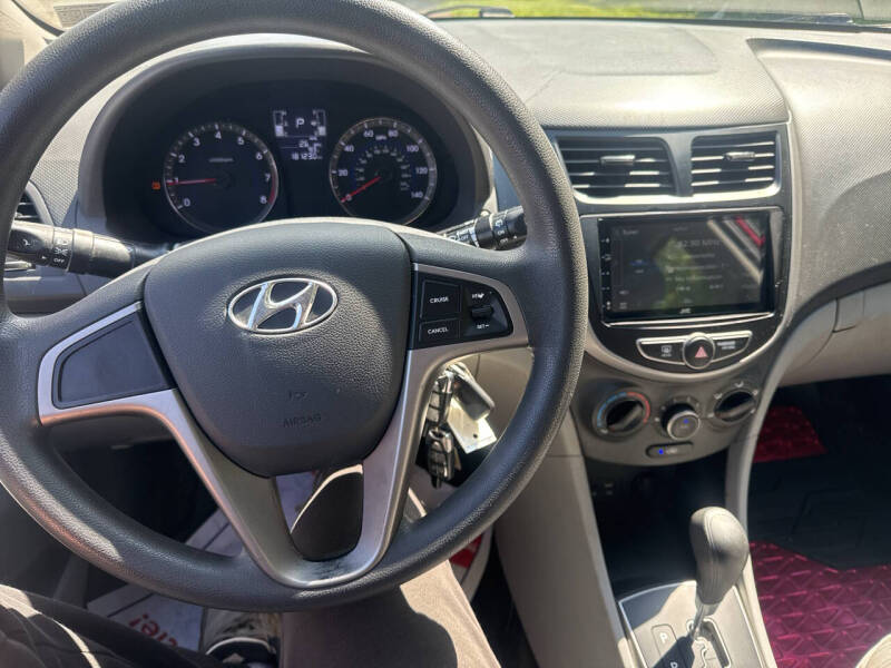 2016 Hyundai Accent SE