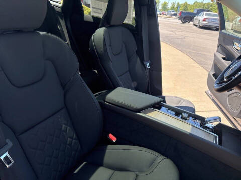 2026 Volvo XC60 T8 Plus
