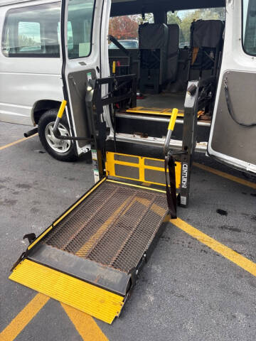 2013 Ford E-Series E-350 SD