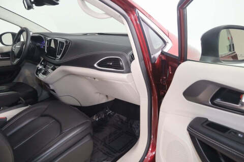 2023 Chrysler Pacifica Plug-In Hybrid Touring L