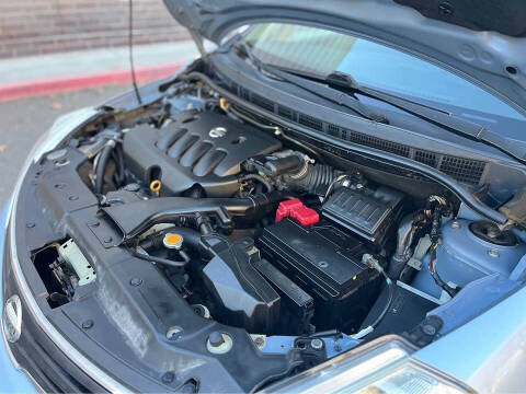 2010 Nissan Versa 1.8 S
