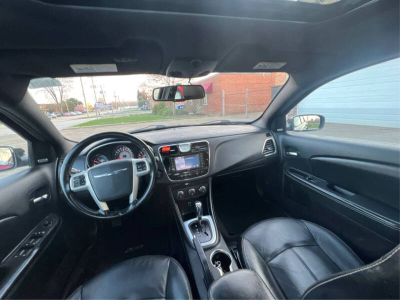 2011 Chrysler 200 Limited