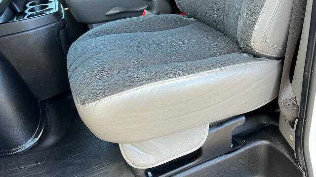 2022 Chevrolet Express 2500