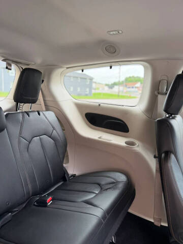 2017 Chrysler Pacifica Touring-L Plus