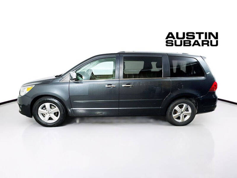 2011 Volkswagen Routan SEL Premium