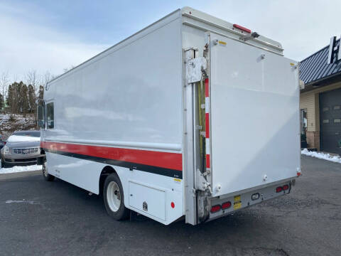 2014 Freightliner MT45 Chassis