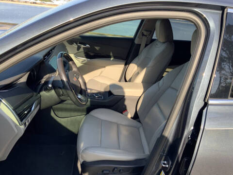 2021 Cadillac XT4 Premium Luxury