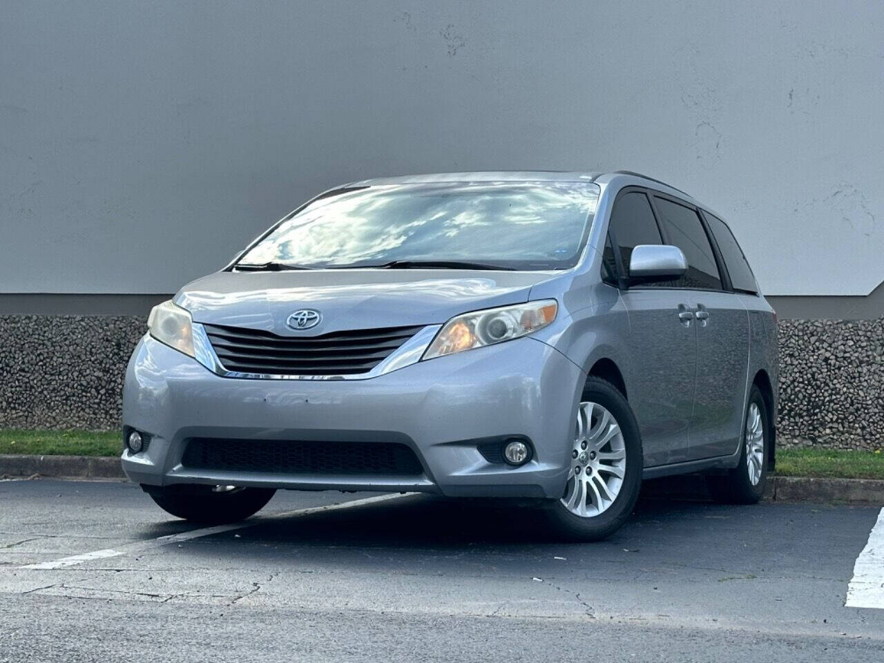 2013 Toyota Sienna for sale at Prompt Luxury Cars LLC in Austell, GA