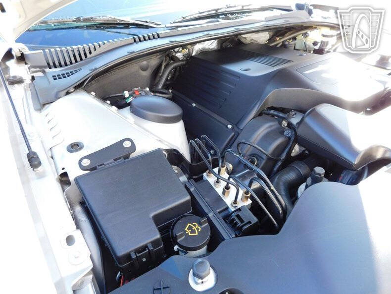 2005 Ford Thunderbird Deluxe