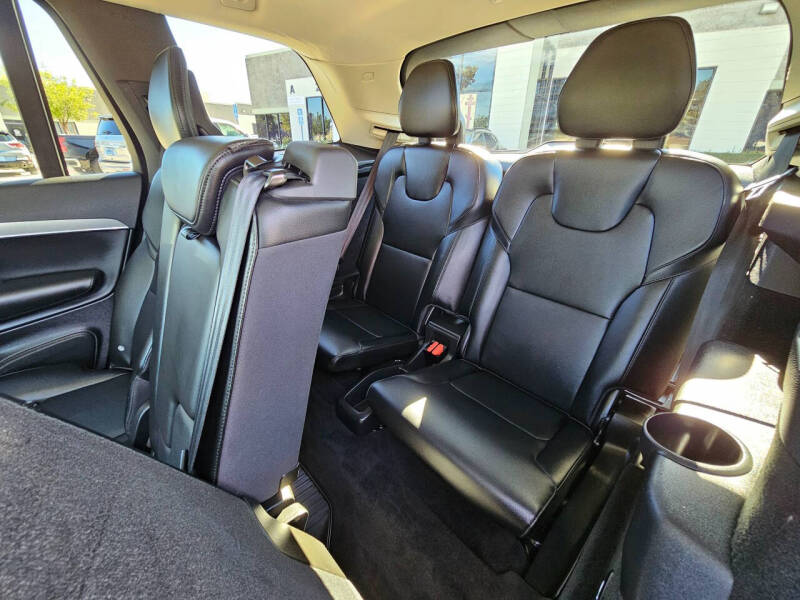 2021 Volvo XC90 T5 Momentum