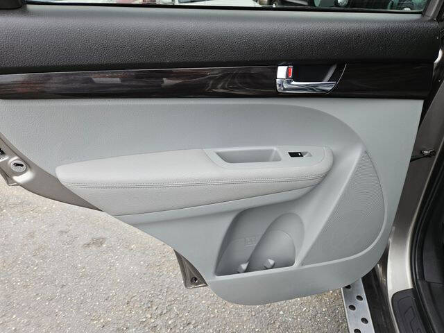 2011 Kia Sorento LX