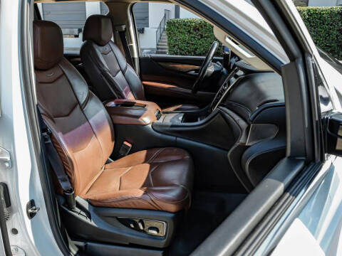 2016 Cadillac Escalade ESV Luxury Collection