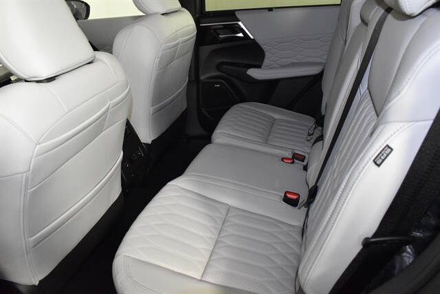 2025 Mitsubishi Outlander SEL