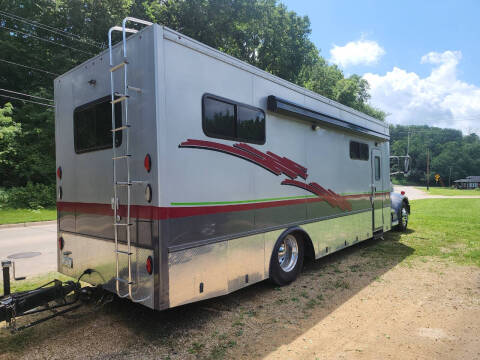 2005 Peterbilt 330